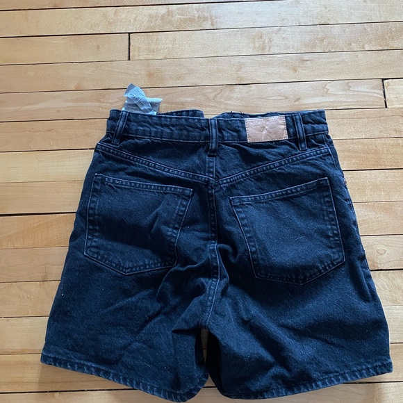 Zara Mom Shorts - Picture 3 of 3